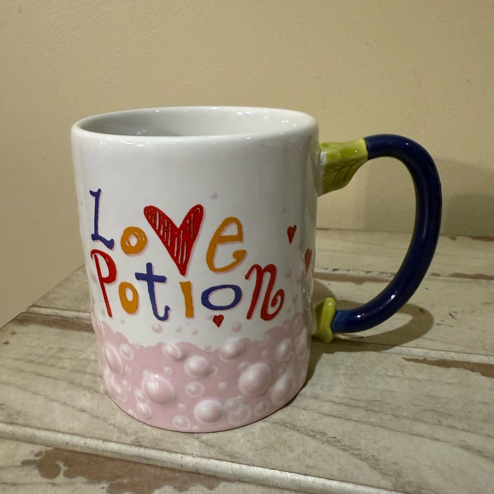 Hallmark Shoebox Valentines Day Love Potion Ceramic Mug 3D Heart Arrow Handle